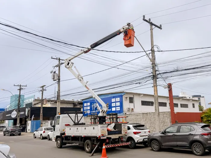 Banho de Luz moderniza iluminação nas ruas Pelicano e Araponga, em Pitangueiras