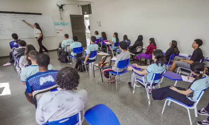 Pé-de-Meia começa a pagar quinta parcela de frequência nesta segunda