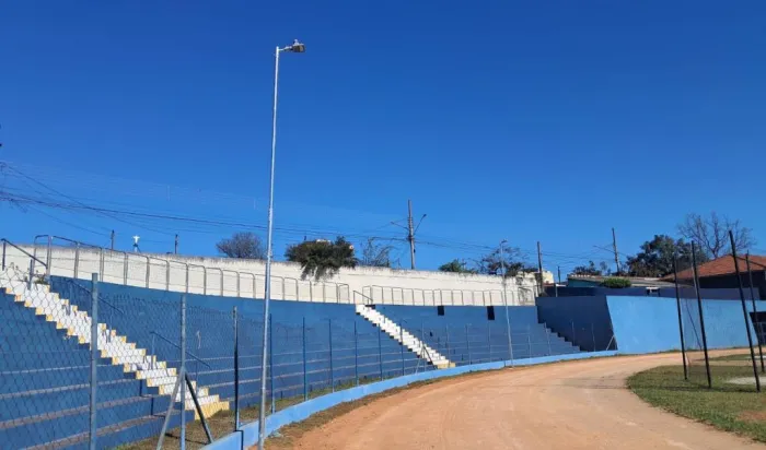 Prefeitura promove modernização da iluminação da pista de atletismo do Campo do Alvinópolis