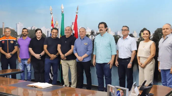 Prefeito sanciona lei que institui a Campanha Fevereiro Laranja