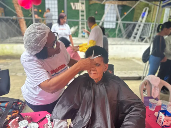 Prefeitura do Rio promove ação social nas casas de convivência