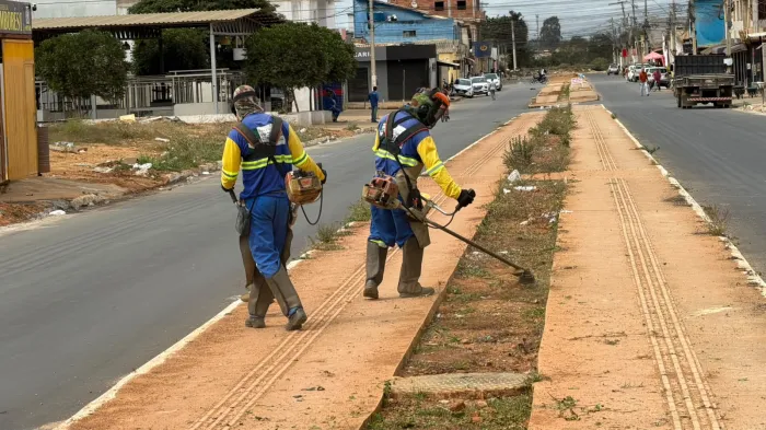 Limpeza urbana: Prefeitura mantém programação semanal de serviços em diferentes pontos de Vitória da Conquista