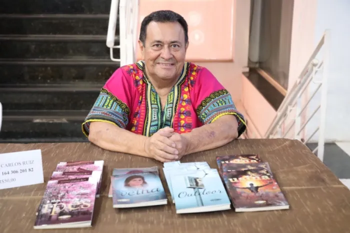 Antônio Carlos Ruiz apresentou suas obras na última edição da Feira de Literatura de Mato Grosso do Sul (Foto: F. Grott/CMD)