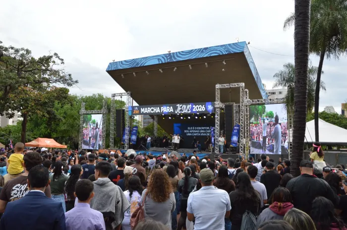 Marcha para Jesus reúne fiéis nos 127 anos de Campo Grande