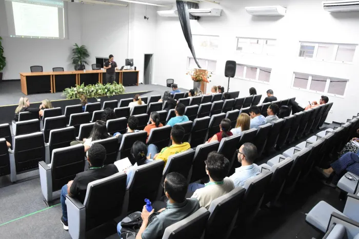 SME e Controladoria capacitam servidores para fortalecer fiscalização de contratos