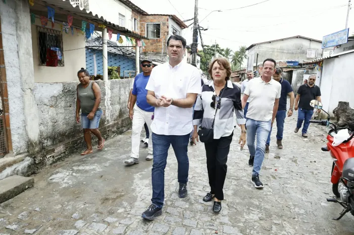 Leo Bezerra anuncia novas praças nos Ipês e Cruz das Armas e revitalização de residencial no Padre Zé