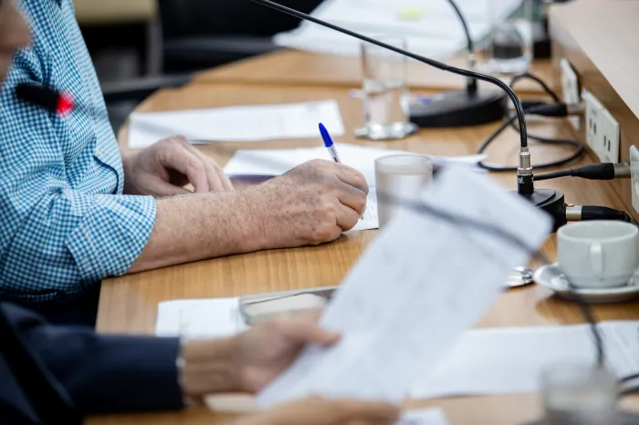 CPI da Saúde ouve investigada e remarca depoimento de ex-secretário para 2 de setembro