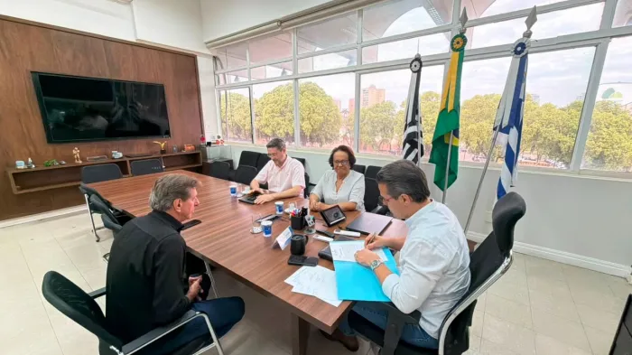 Prefeitura emite ordem de serviço para implantação de rede de drenagem pluvial no Umuarama