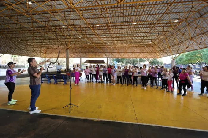 Prefeito Marçal Filho e primeira-dama Patrícia Leite participaram de encontro da campanha Agosto Lilás, realizada no complexo esportivo Jorge Salomão- Foto: A. Frota