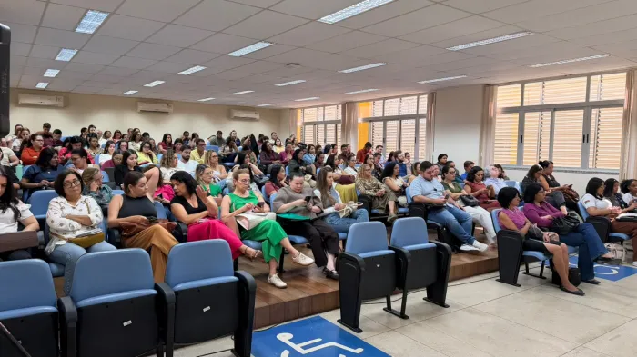 Profissionais da Atenção Básica participam de capacitação sobre Vigilância Alimentar e Nutricional e imunização