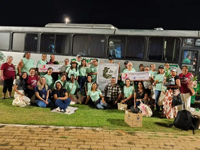Apicultora de Sinop é homenageada durante Fórum Regional Mulheres do Campo em Ação