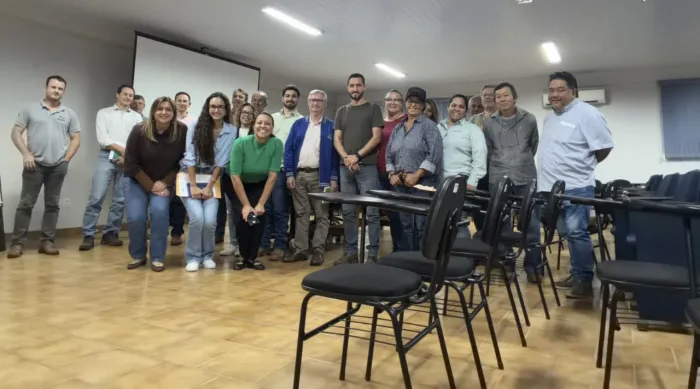 Conselho Municipal de Desenvolvimento Rural discute cadeia do leite, máquinas agrícolas e hortas urbanas