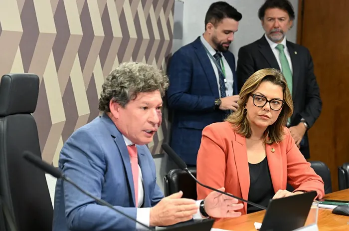 Leila diz que apresenta relatório da MP da ‘taxa das blusinhas’ na segunda