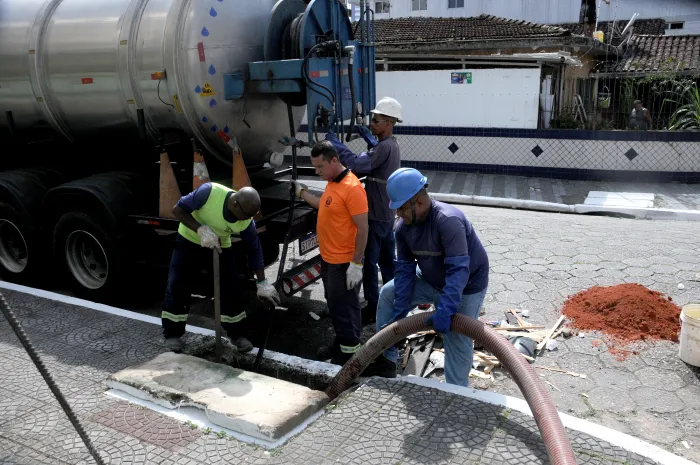 Manutenções preventivas reforçam eficiência do sistema de drenagem de Praia Grande