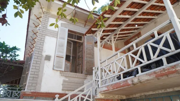 Secretária estadual da Cultura visita obras de restauro da antiga Casa do Engenheiro Chefe, em Araçatuba