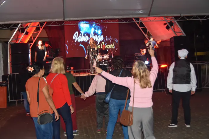 Baila Comigo diverte moradores do Bairro Samambaia