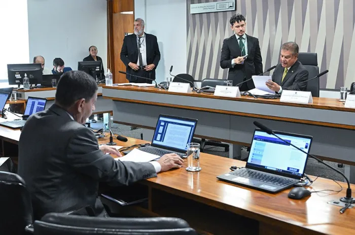 Reunião deliberativa da Comissão de Relações Exteriores, em maio - Foto: Geraldo Magela/Agência Senado
