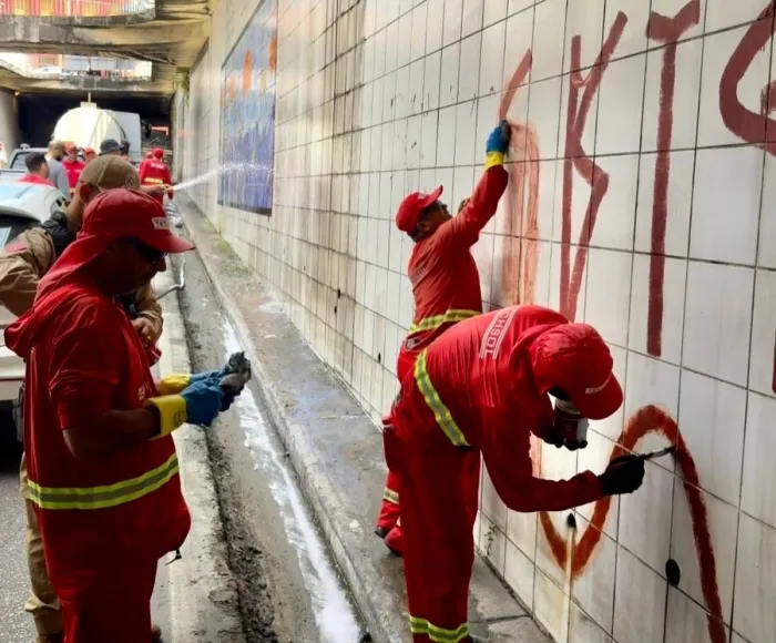 Emlur e Inovacentro participam de operação na área central de João Pessoa e removem pichações