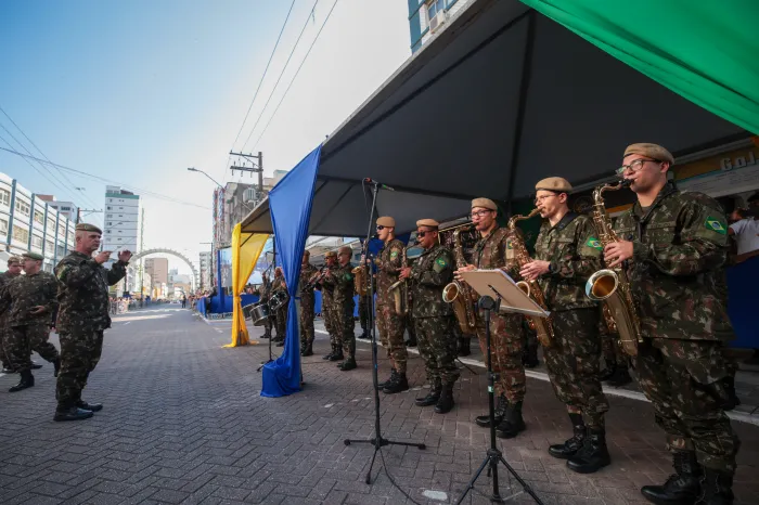 Avenida Costa e Silva é cenário do desfile cívico-militar de PG nesta quinta-feira (03)