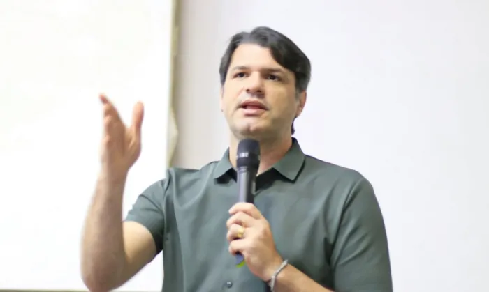 Leo Bezerra determina que secretarias municipais cumpram plano de direitos da pessoa com deficiência
