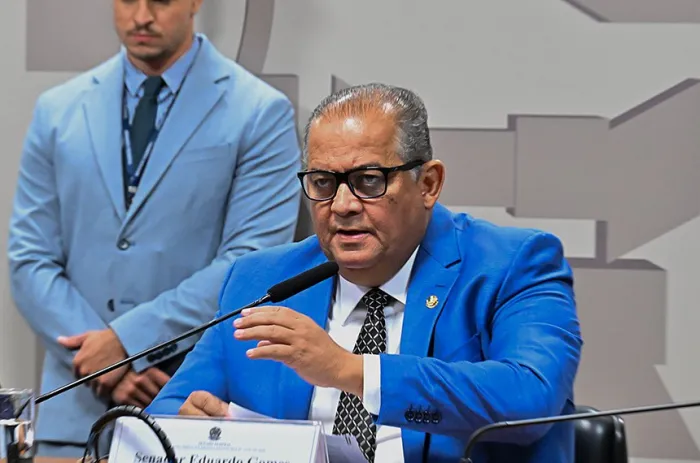 O relator, senador Eduardo Gomes, fez mudanças no texto da medida provisória, como aumento do valor do adicional - Foto: Waldemir Barreto/Agência Senado