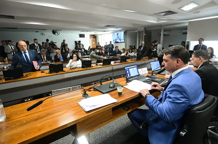O PL 3.341/2025 foi aprovado pela Comissão de Segurança Pública com relatório de Flávio Bolsonaro - Foto: Geraldo Magela/Agência Senado