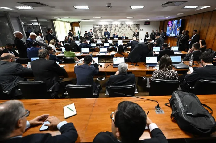 CAE aprova alíquotas previdenciárias municipais conforme PIB per capita