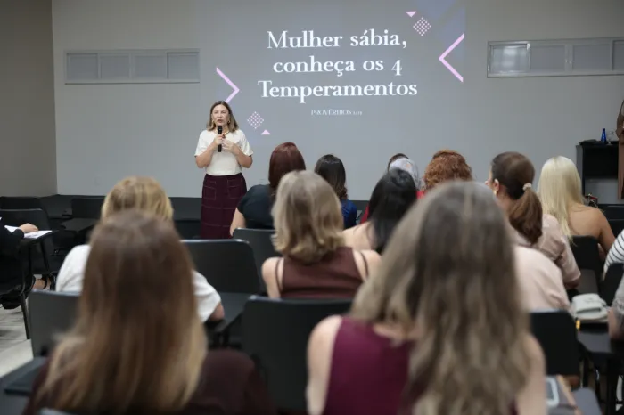 Lucas do Rio Verde encerra Agosto Lilás com palestra de autoconhecimento