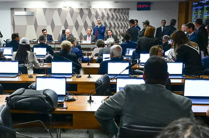 Com a aprovação na Comissão de Constituição e Justiça do Senado (CCJ), agora o projeto segue para análise na Câmara dos Deputados - Foto: Geraldo Magela/Agência Senado