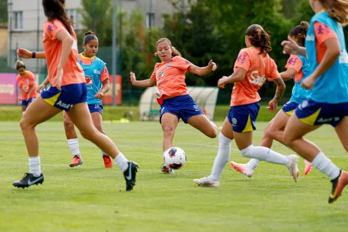 Treino da seleção Sub-20: projeto torna futebol feminino prioridade - Foto: Luciana Vermell / CBF