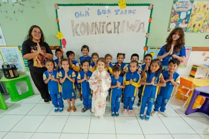 Alunos de escola municipal aprendem língua e cultura japonesa de forma lúdica