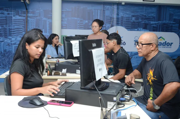 Sine Maceió cadastra candidatos e indica vagas compatíveis, além de orientar na elaboração de currículos e outros processos. Foto: Beto Macário/Secom Maceió