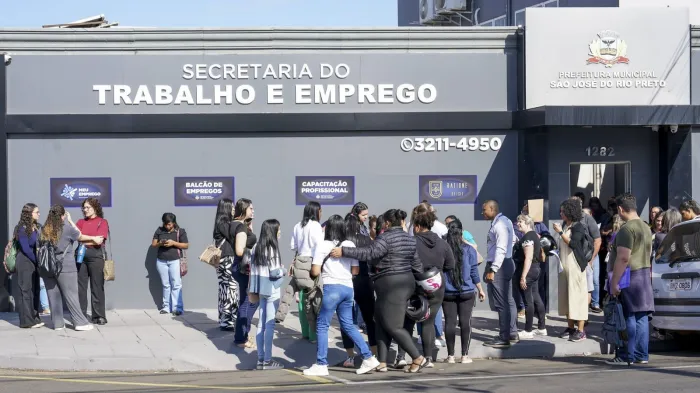 SMTE reúne três empresas em processo seletivo com mais de 120 vagas