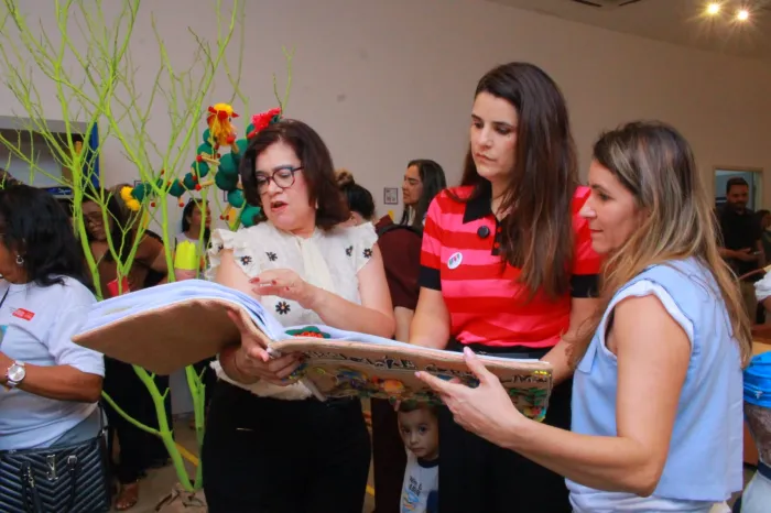Exposição reúne obras e criatividade de alunos da Rede Municipal de Ensino na Estação Cabo Branco