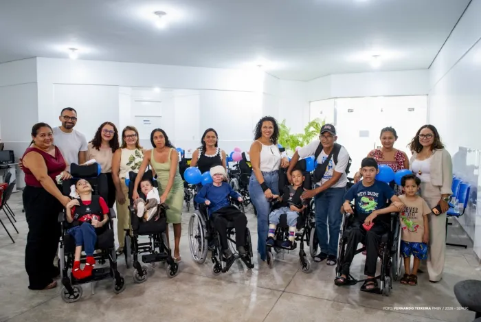 VIVER SEM LIMITES - Prefeitura inicia entrega de cadeiras de rodas personalizadas para crianças atendidas na rede municipal de saúde