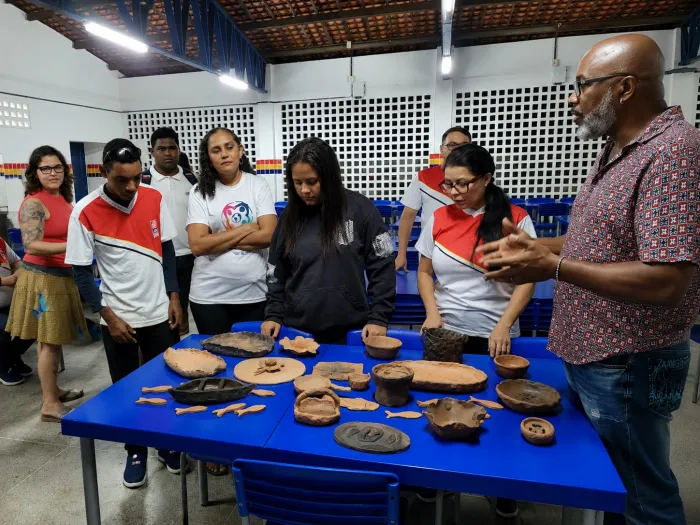 Prefeitura de João Pessoa transforma barro em aprendizado na EJA da Penha