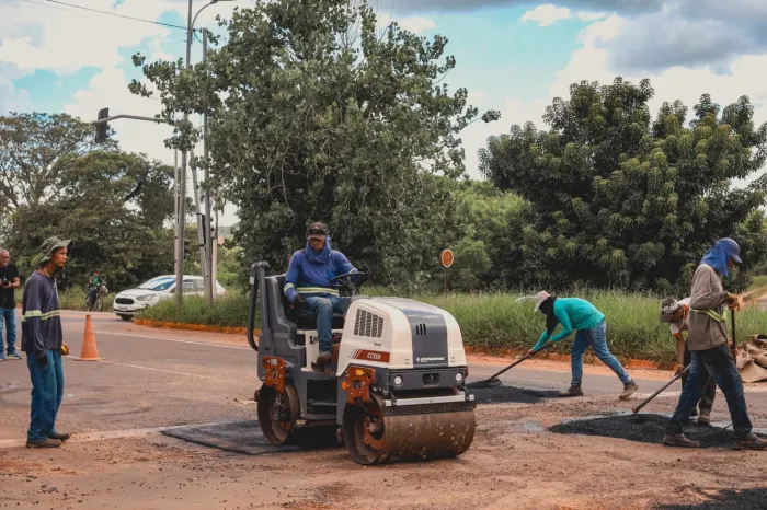 Mutirão de tapa-buracos chega à Vila Planalto neste sábado