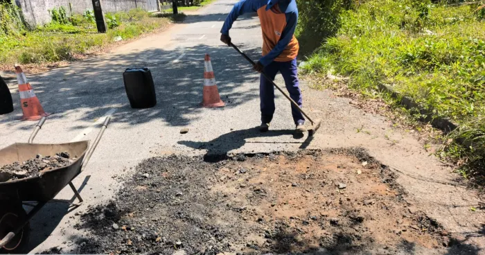 Seinfra segue com a Operação tapa-buraco em 38 bairros da Capital