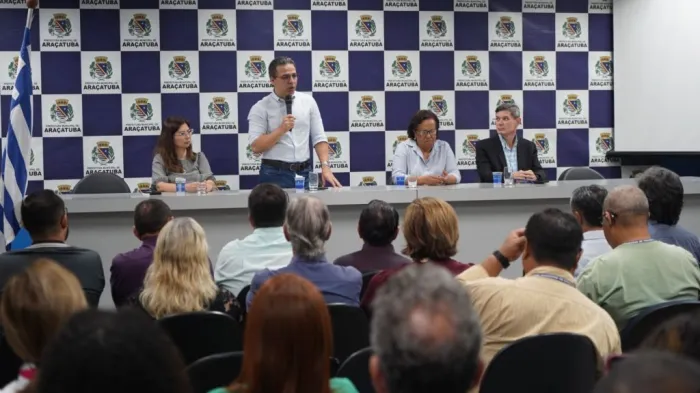 Araçatuba entrega simbolicamente R$ 2,9 milhões em emendas impositivas de 2025 e 2026