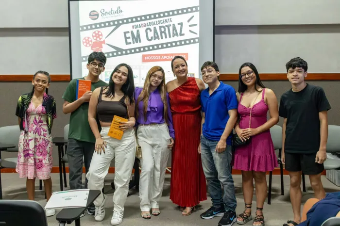 Em Cartaz promove diálogo sobre adolescência com estudantes, famílias e especialistas em Feira de Santana