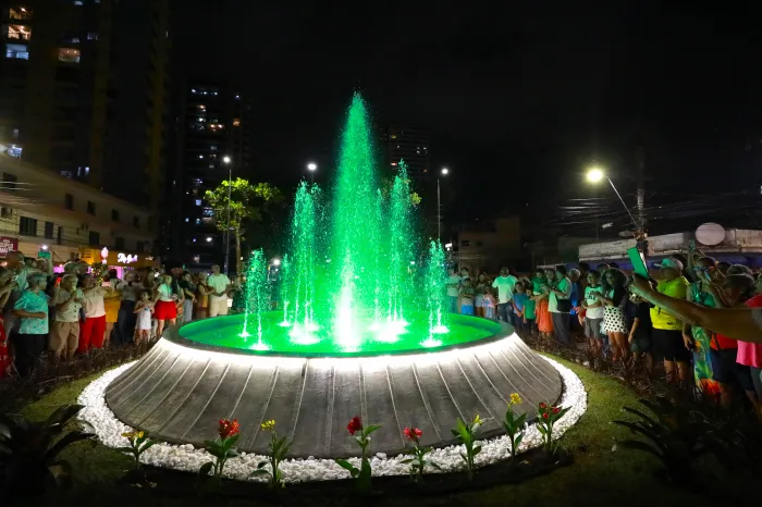 Parque 25 transforma canteiro central da Romulo Maiorana