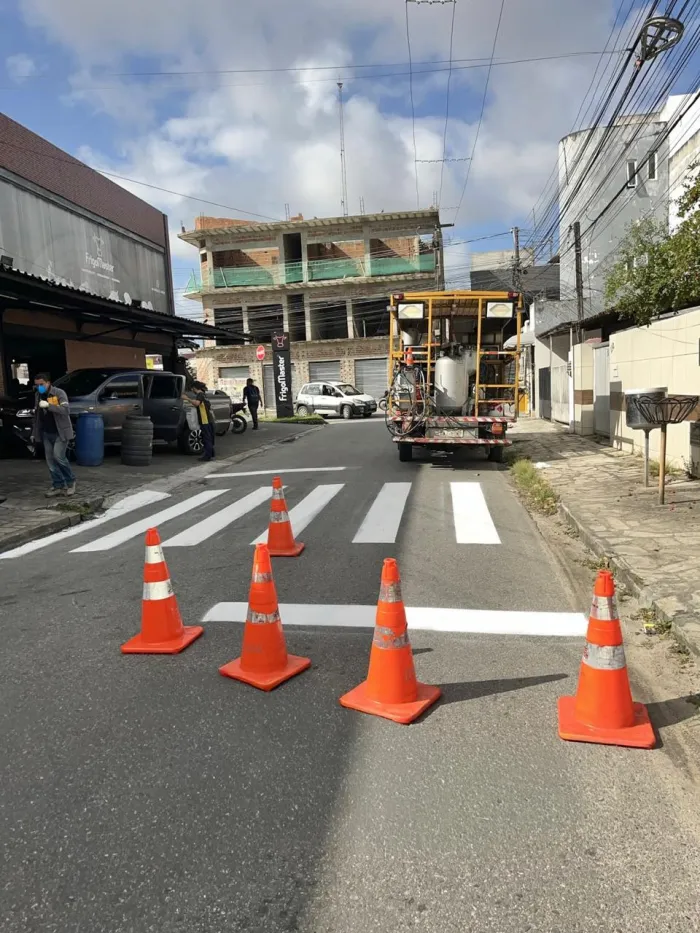 Semob-JP reforça sinalização viária em mais de 40 bairros e revitaliza placas de trânsito na Capital