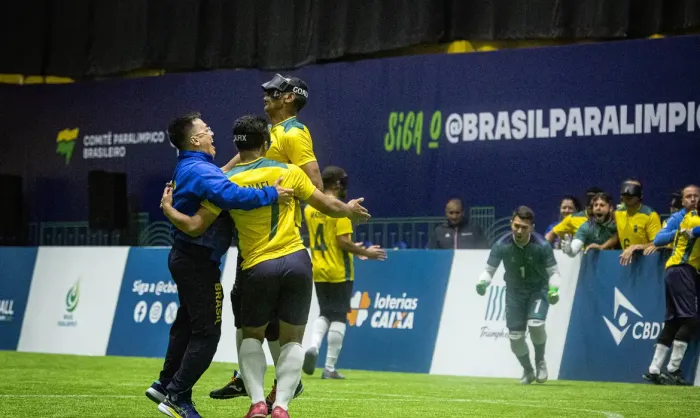 © Taba Benedicto