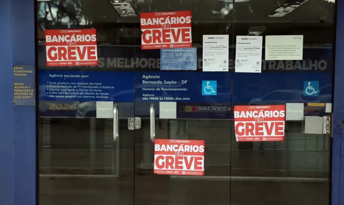 Bancários rejeitam proposta da Caixa e mantêm greve nacional
