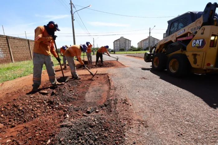 Obras de recuperação asfáltica em Dourados são prejudicas em razão do período chuvoso- Foto: A. Frota