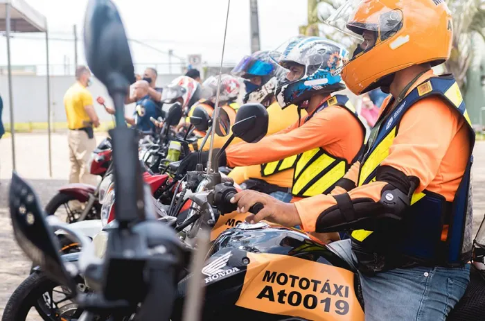 Editada pelo governo em maio, a MP 1.360/2026, que dispensava mototaxistas e motoboys de autorização dos órgãos estaduais de trânsito, não teve apoio no Congresso - Foto: Micael Oliveira/ Ascom SMTT