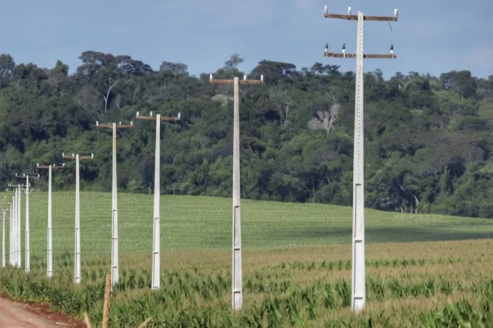 Energia instável prejudica comunidade rural em Laguna Carapã