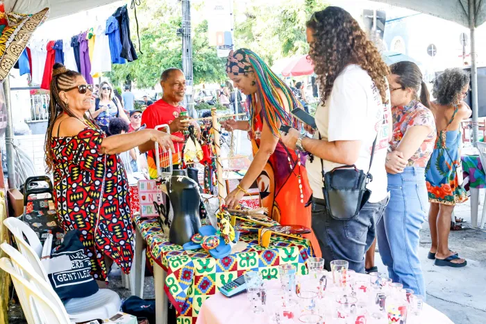 Feira de Artistas Pretas e Pretos amplia presença de público no Centro Histórico de João Pessoa