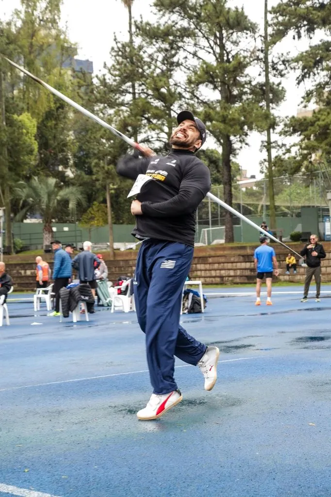 Atleta araçatubense conquista tricampeonato brasileiro no lançamento do dardo