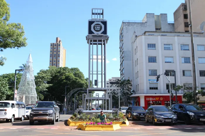 Moradores e FAC unem forças para manter o Centro florido 